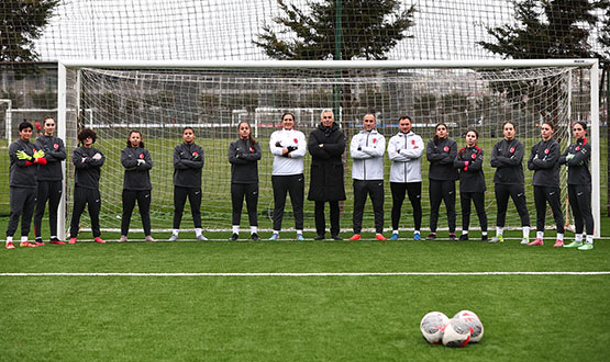 Riva'da Gen� K�z Kaleciler ��in E�itim Program� D�zenlendi