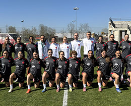 U19 Kad�n Mill� Tak�m�m�z Haz�rl�klar�n� S�rd�r�yor