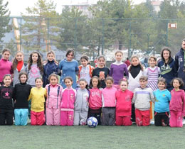 orum Gazipaa lkretim Okulunda "Futbol Beceri Parkurlar" yarmas yapld