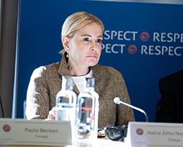 Zehra Ne�e Kavak, UEFA Sa�l�k Komitesi Toplant�s��na Kat�ld�