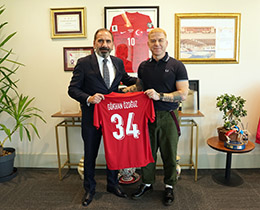 G�khan �zo�uz, TFF Ba�kan Vekili Mecnun Otyakmaz�� Ziyaret Etti