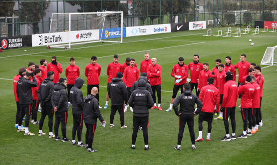 A Mill� Tak�m'da Kosova S�nav�n�n Haz�rl�klar� S�r�yor