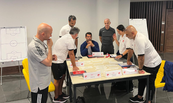 UEFA Pro Lisans Antrenr Eitim Program'nn Liderlik Modl Balad