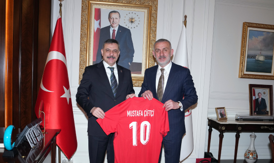 TFF Ba�kan� Hac�osmano�lu'ndan ��i�leri Bakan� �ift�i'ye Ziyaret