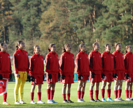 U15 Kz Mill Takmmz, ngiltere ile Karlayor