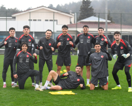 �mit Mill� Tak�m, Haz�rl�klar�n� Ya�mur Alt�nda S�rd�rd�