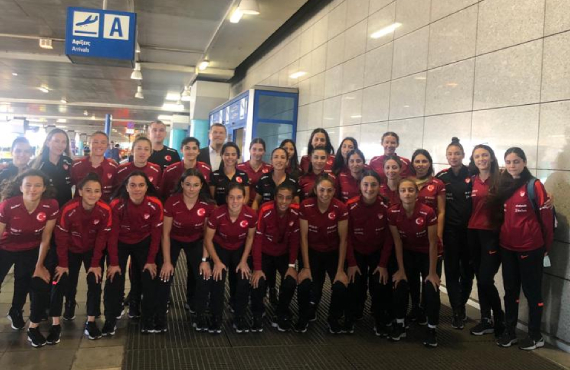 U19 Kadn Milli Takm, Yunanistan'da