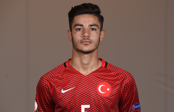 Ozan Muhammed Kabak: Defans da yapar, goln de atar