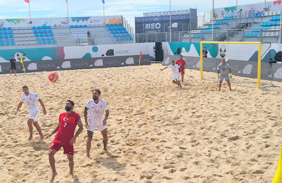 Plaj Futbolu Milli, Takm spanya'ya 5-3 yenildi