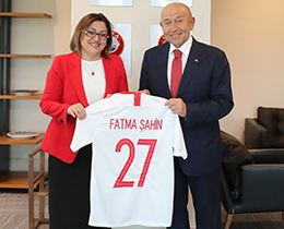 Fatma ahinden Nihat zdemire ziyaret