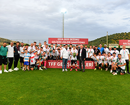 U19 Blgesel Geliim Liginde ampiyonluu Kocaelispor Kazand