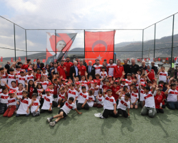 TFF Heyeti, slahiye ve Nurdandaki Konteyner Kentleri Ziyaret Etti