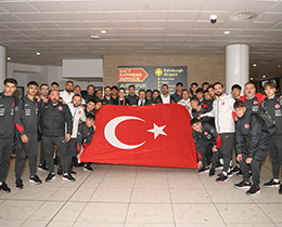 U17 Mill� Tak�m�m�z, Kuzey �rlanda�da �lk Antrenman�n� Ger�ekle�tirdi