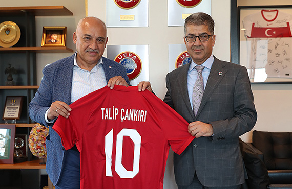 Genlerbirlii Bakan Talip ankr'dan Mehmet Bykeki'ye ziyaret