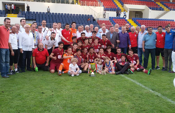 U17 Trkiye ampiyonu neglspor oldu