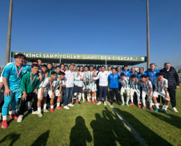 U19 Elit B Ligi ve U17 Elit A Ligi ampiyonu Bursaspor Kupalarn Ald
