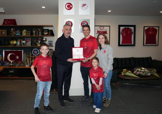 Orjinal boyutlar� i�in t�klay�n�z