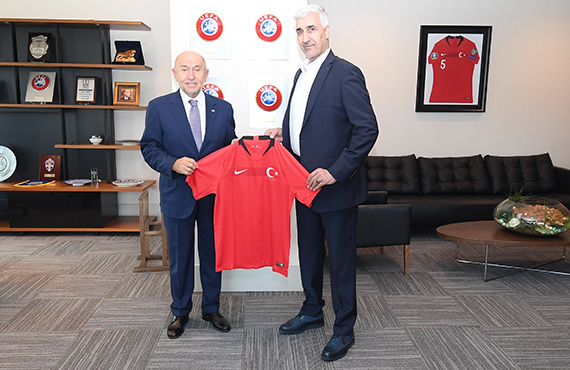 Irak Genlik ve Spor Bakan Taleb'den Nihat zdemir'e ziyaret