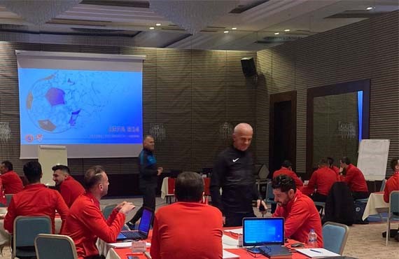 Antrenr eitim programlar sryor