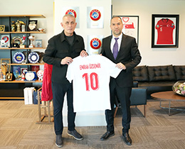 Emrah Özdemirden TFF Bakan Hacosmanoluna Ziyaret