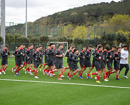 U14 Mill� Tak�m�m�z, �al��malar�na Riva�da Ba�lad�