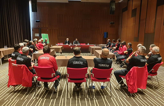 Blge Antrenrleri Eitim Program balad