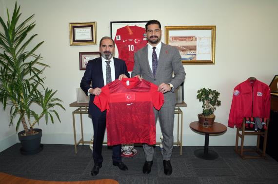 Orjinal boyutlar� i�in t�klay�n�z