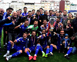 Ali Dmez, stanbul Amatr Futbol ampiyonas kupasn verdi