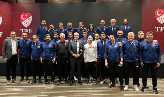 UEFA Pro Lisans Antrenr Eitimi'nin 4. Modl Tamamland