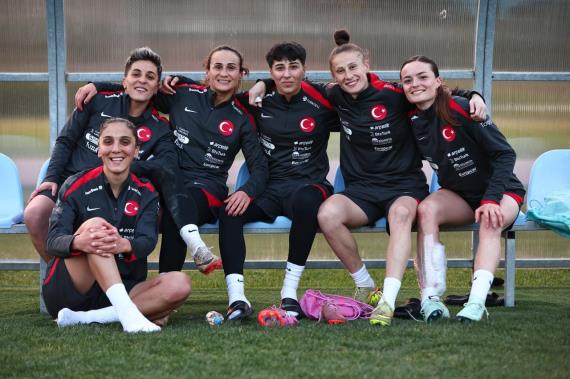 Orjinal boyutlar� i�in t�klay�n�z