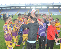 U17 Trkiye ampiyonu stanbul ubukluspor oldu 