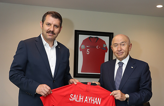 Sivas Valisi Salih Ayhan ve Mecnun Otyakmaz'dan Bakan zdemir'e ziyaret