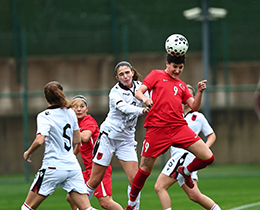 Kad�n A Mill� Tak�m�m�z, Arnavutluk�u 2-0 Yendi