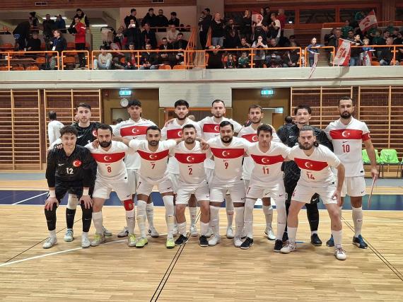 Orjinal boyutlar� i�in t�klay�n�z