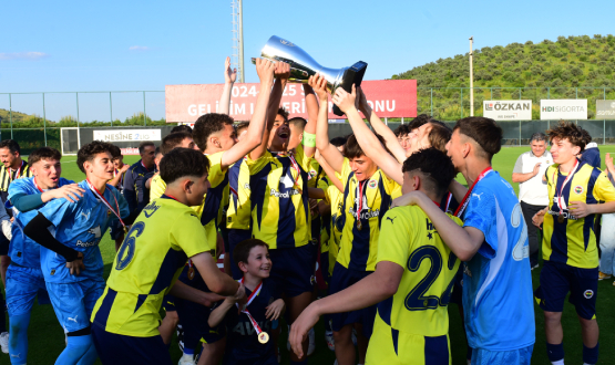 U15 Geliim Ligi'nde ampiyon Fenerbahe A.. Oldu
