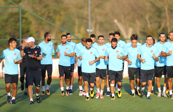 A Milli Takm, Lucescu ynetimindeki ilk almasn yapt