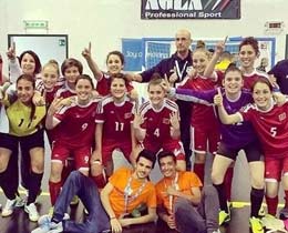 Ataehir Mevlana Kz Teknik ve M. Lisesi Futsal takm Dnya ampiyonu oldu