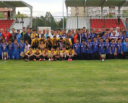 U15 Trkiye ampiyonu Akdeniz Belediyespor