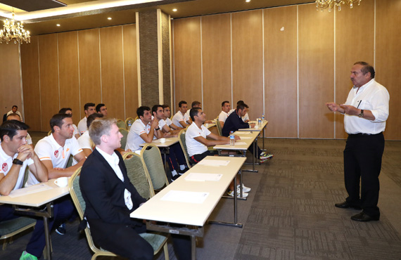MHK Sper Lig Hakemleri VAR Semineri balad