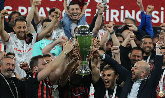 Trendyol S�per Lig'e Y�kselen Arca �orum FK, Kupas�n� Ald�