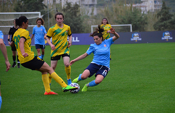 Turkcell Kadn Futbol Ligi'nde 2. gün geride kald