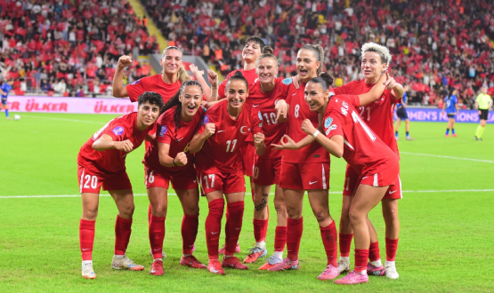 Kadn A Mill Takmmzn Arnavutluk Malar Kadrosu Akland