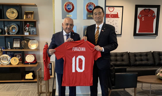 Yoichi Fukazawa ve Kenichi Kasahara'dan Bakan Bykeki'ye Ziyaret