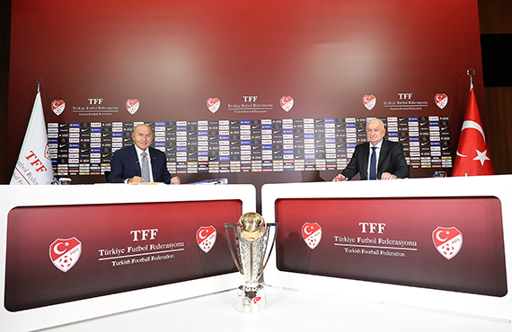 Bakan Nihat zdemir, beIN SPORTS'a aklamalarda bulundu