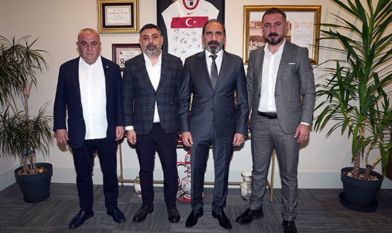 Osman Altnkaya'dan Mecnun Otyakmaz'a Ziyaret