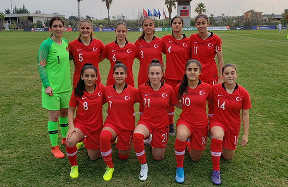 Women's U17s draw with Russia: 3-3