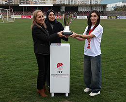 Siverek Kad�n Spor Kul�b� Kupas�n� Ald�