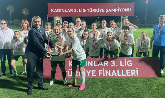 Kadınlar 3. Ligi'nde Türkiye Şampiyonu Üsküdar Anadolu