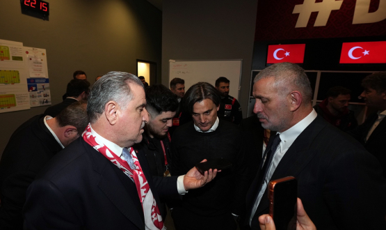 Cumhurba�kan�m�z Erdo�an'dan A Mill� Tak�m�m�za Tebrik Telefonu