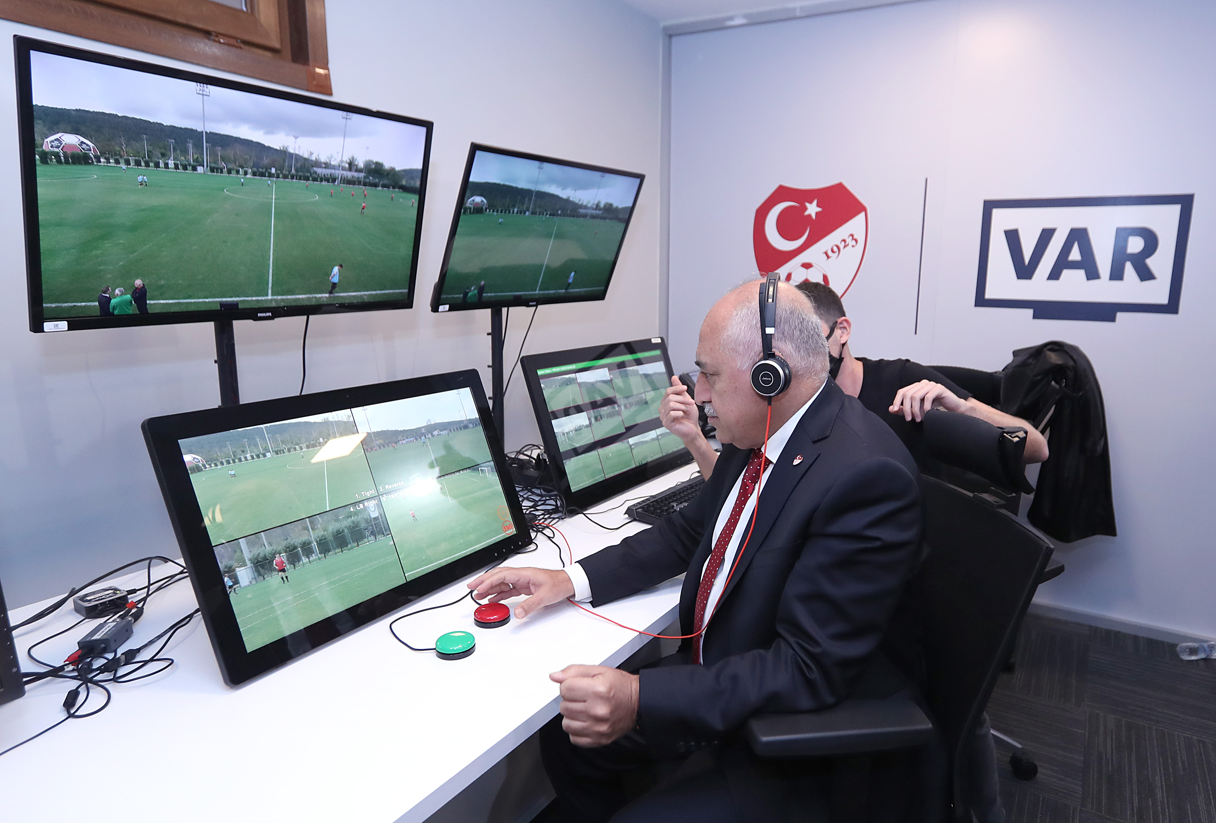 VAR Sistemi Kamuoyu Bilgilendirme Toplantısı yapıldı - TFF Haberleri TFF